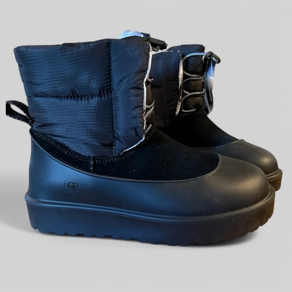UGG Classic Maxi Toggle Boots, NEW